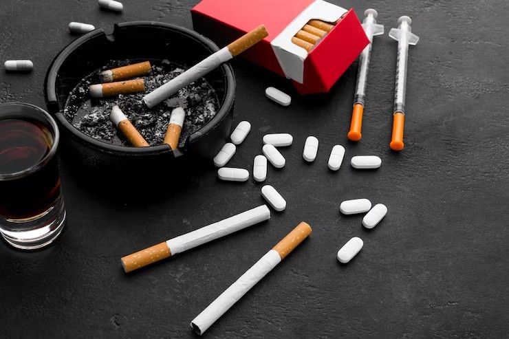 Diabetics should avoid smoking and alcohol