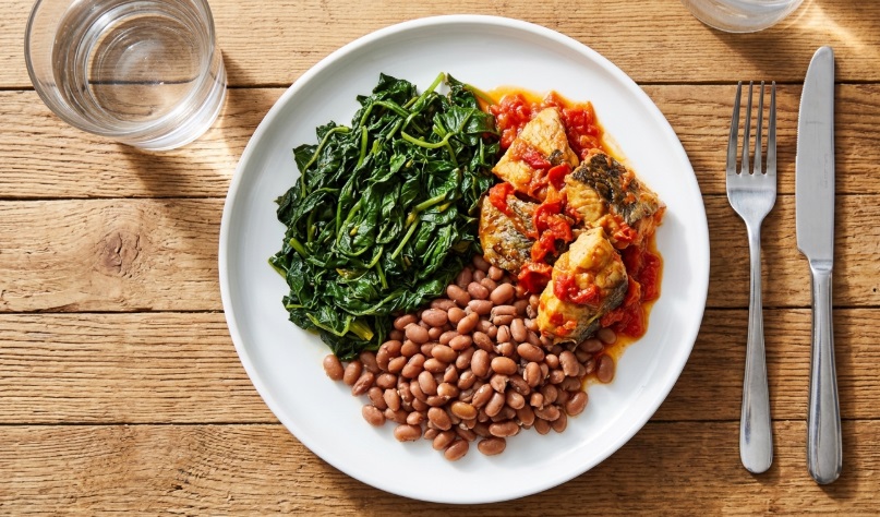 Image of a plate of food in line with the Mediterranean diet.